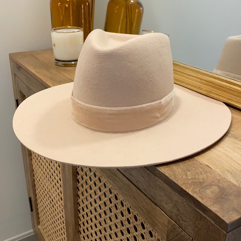 Lack of Color hat. new condition!